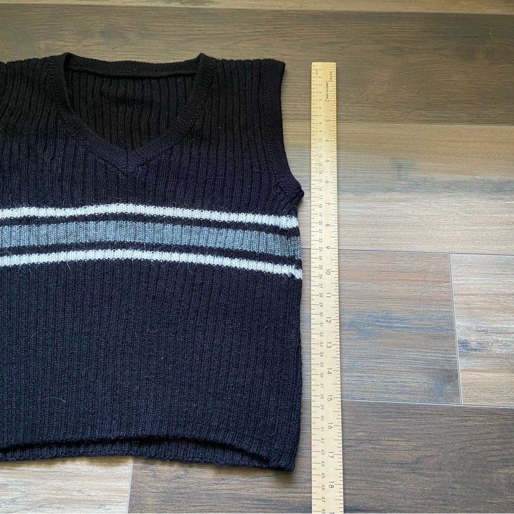 Y2K Knitted Black & Stripped Sleeveless Sweater Vest Top - Picture 5 of 6